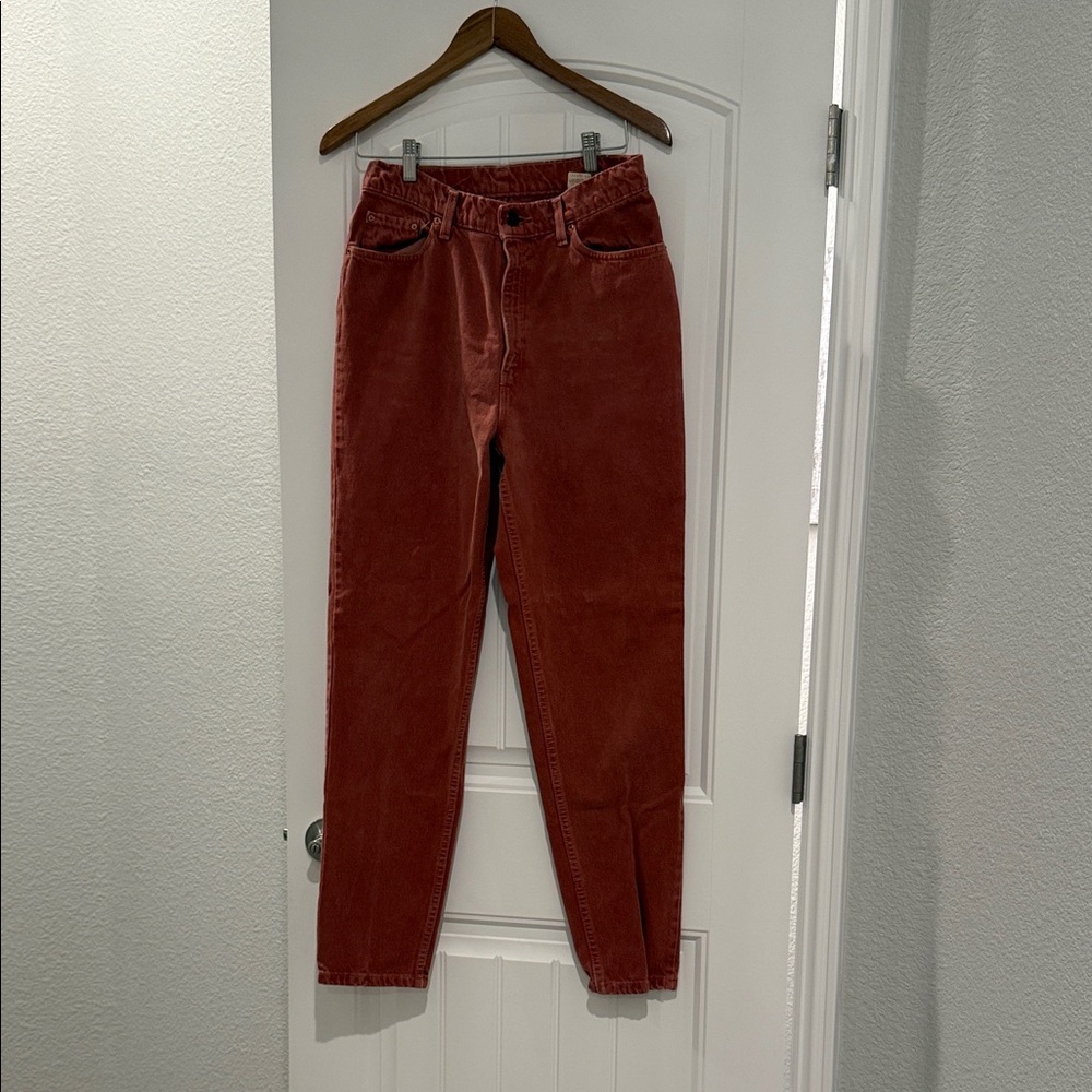 Vintage Levi's Women's High Rise Brick Jeans in the
512 series.
